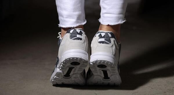 Feild adidas Originals ZX Flux W 